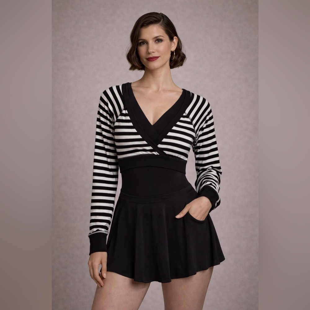 Vanity Black and White Striped V-Neck Bolero Women’s Size Medium
